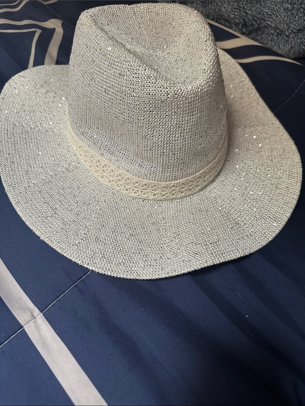 Stylish White Straw Fedora Cowboy Hat with Decorative Band